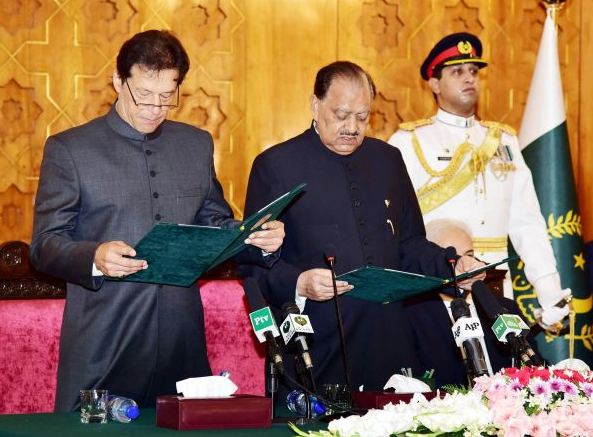伊姆兰·汗宣誓就任巴基斯坦总理