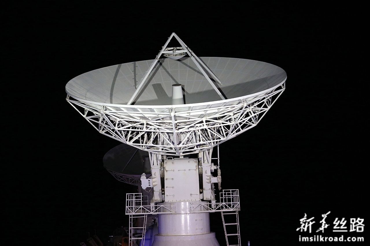 6月25日拍摄的远望3号船海上测控的雷达天线.新华社记者 刘诗平 摄