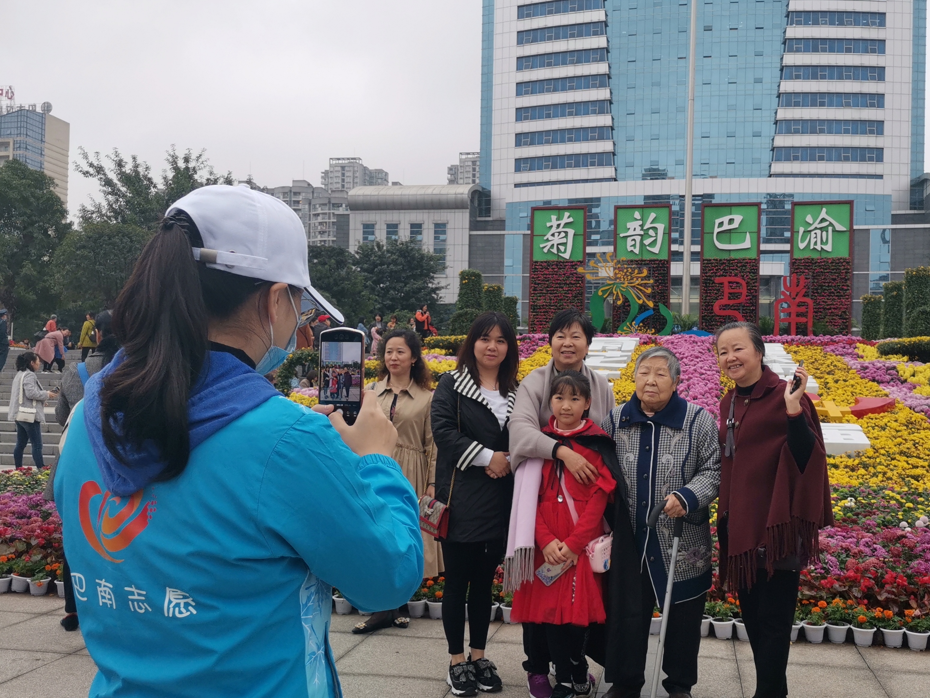 重庆市第24届菊花艺术展 盛装 迎客千名 花仙子 邀你打卡 新华丝路