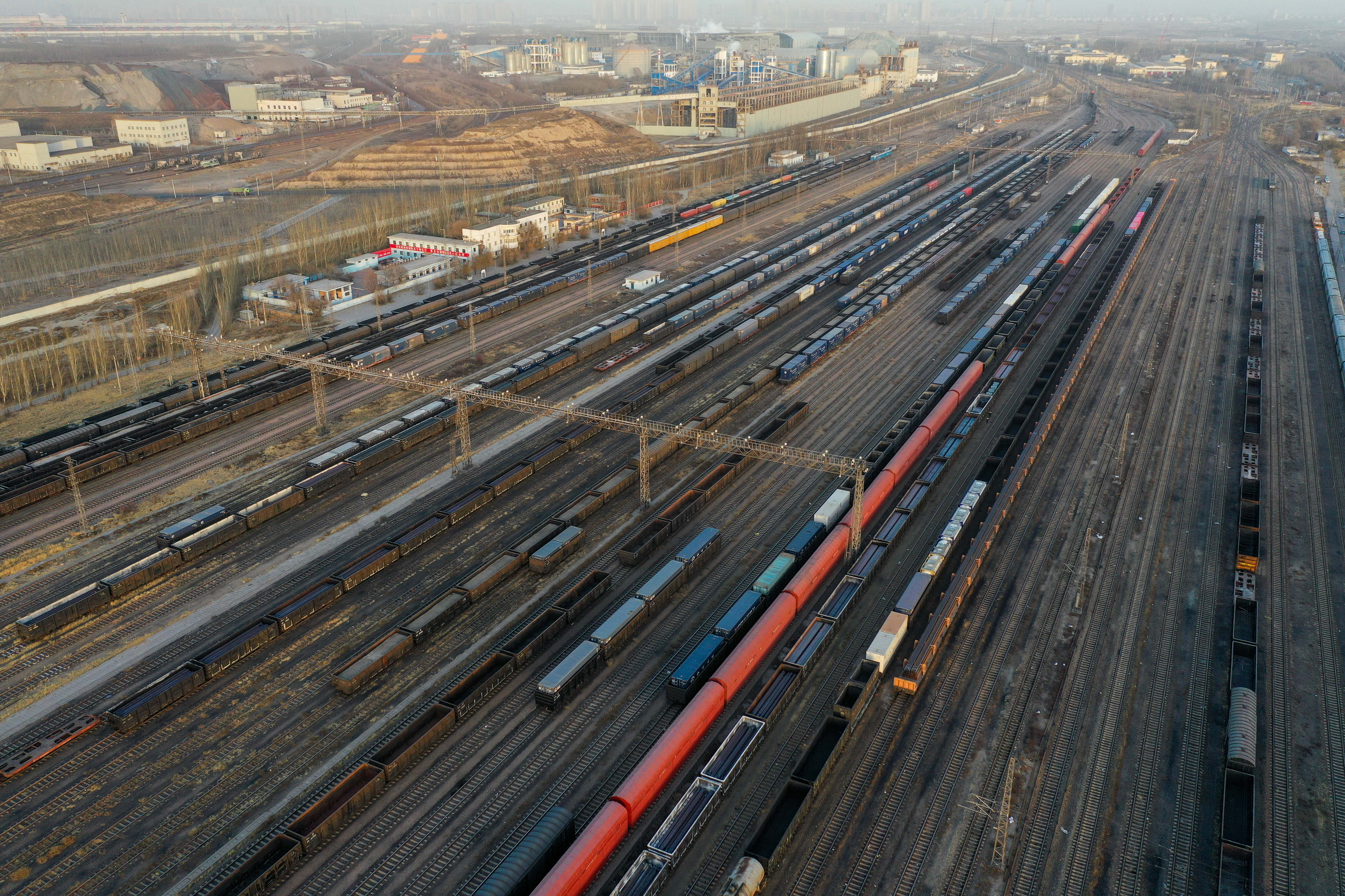 CHINA-INNER MONGOLIA-RAILWAY-COAL TRANSPORTATION (CN).jpg