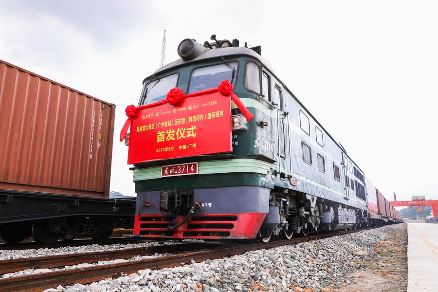 Guangzhou freight train.jpg