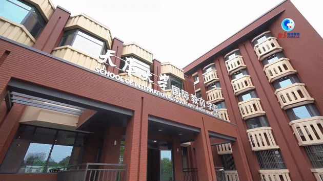 aaa7d24aee494aabb8211149c391b25c.GIF