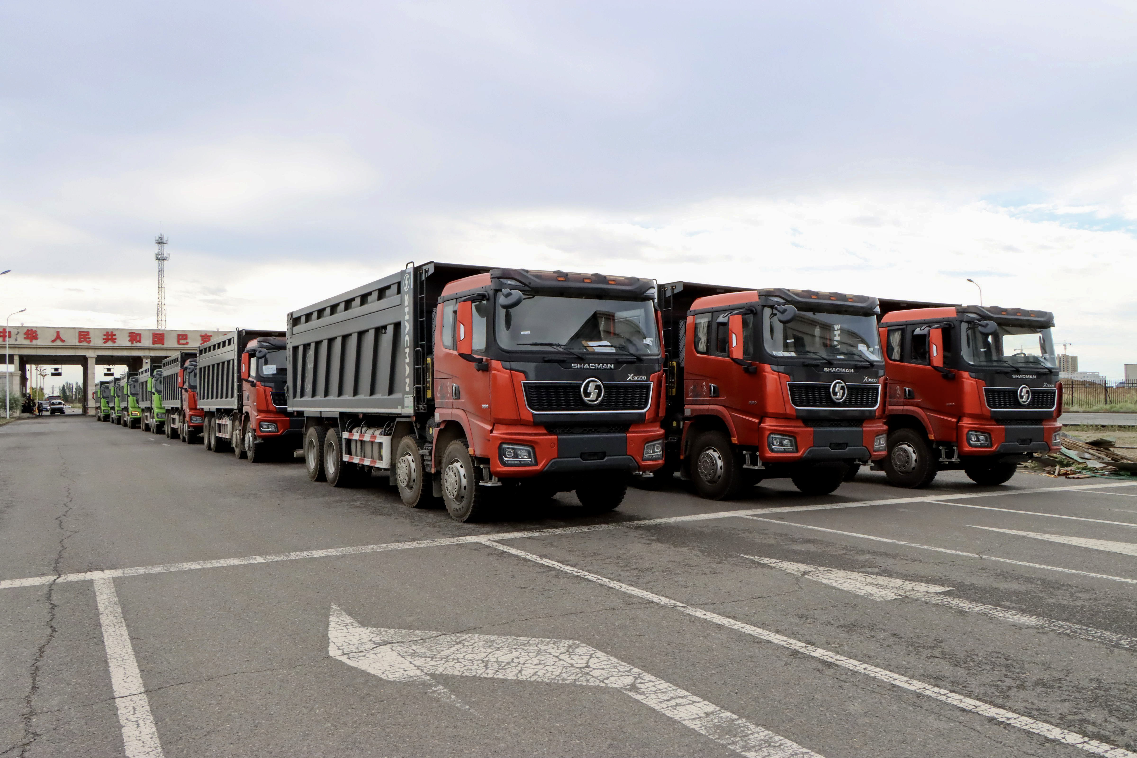 中哈边境巴克图口岸出入境交通运输工具突破3万辆次