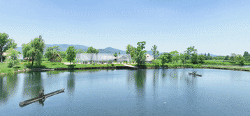 2ac514d9ff984ef8b282d37db7a80832.GIF