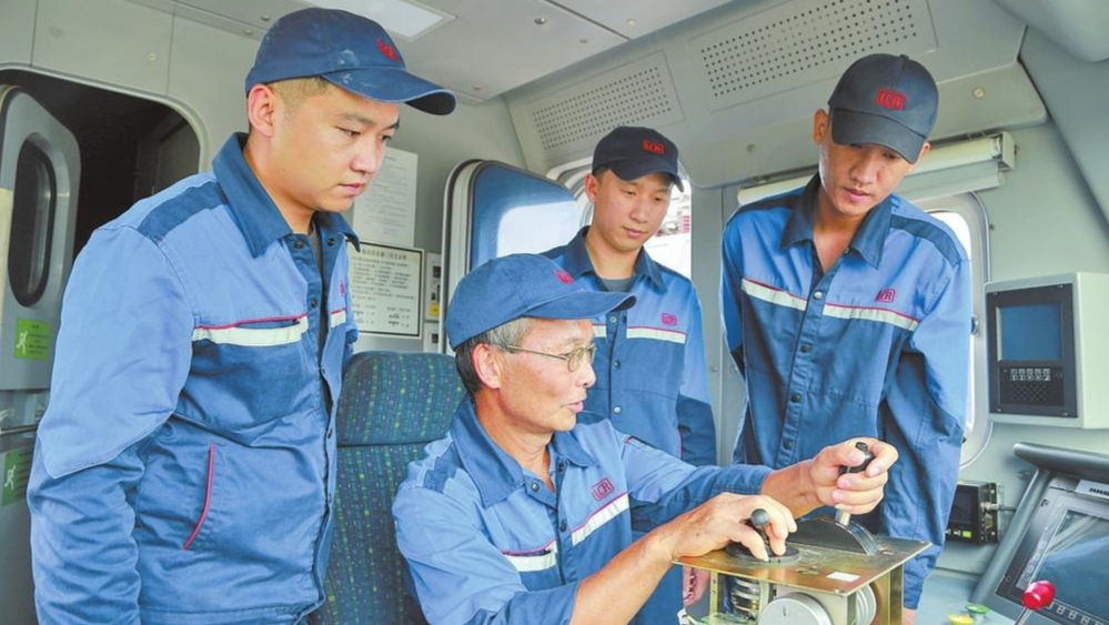 中老铁路开通运营3周年：师徒情深 共筑通道