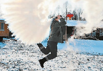 中国冰雪游突破1.7亿人次