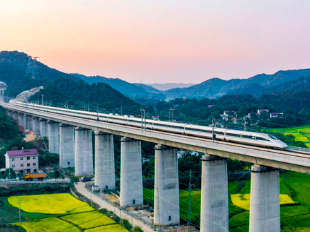 昌赣高铁开通运营  井冈山革命老区跨入高铁时代