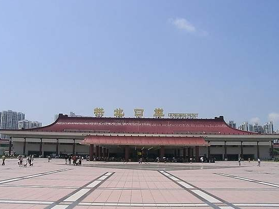 珠海拱北边检站于26日发布预测:2020年1月1日,经拱北口岸出入境的单日