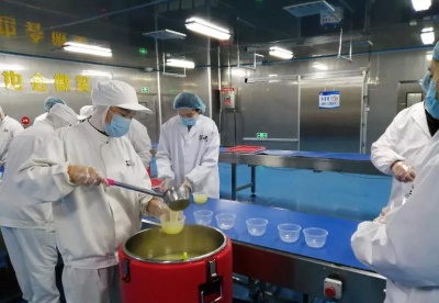 安徽阜阳：爱心企业送餐   温暖一线医护人员