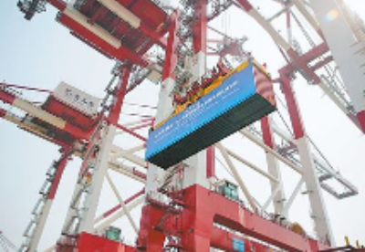 THE联盟青岛港中东集装箱航线开通