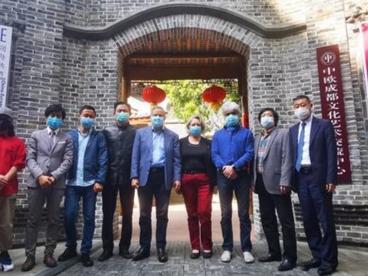 中欧艺术家“同舟共济”抗“疫”绘画作品展在成都举办