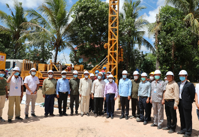 中国援柬乡村供水工程二期项目开工仪式在暹粒举行