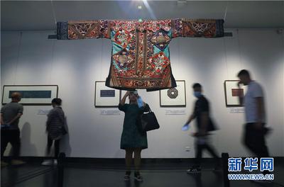 贵州省文化馆刺绣藏品展在贵阳开展