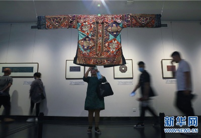 贵州省文化馆刺绣藏品展在贵阳开展