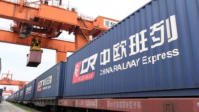 打通三大通道，重庆引领西部出海