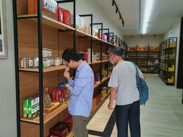 “线下营销+直播带货” 贵州中药材体验店助推消费扶贫