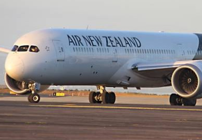 为控制新西兰的入境客流量，这两家航空公司继续暂停售票