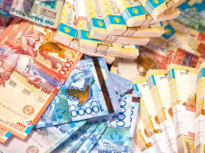 上半年哈萨克斯坦向境外汇款金额同比增11%
