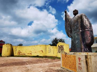 安徽固镇：美丽乡村建设让村民“爽”起来