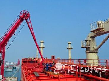 中科炼化首批国六标准汽柴油出厂