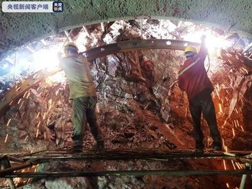 云南大临铁路35座隧道全部安全贯通