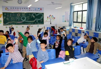 安徽凤阳：图书漂流进校园 绿色阅读传书香 