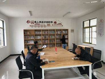 安徽巢湖：农家书屋成文化扶贫“加油站” 