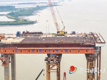 调顺跨海大桥东岸引桥上部结构完工