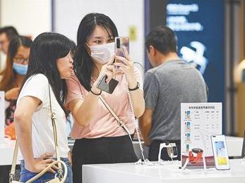 国庆黄金周海南离岛免税购物火热 