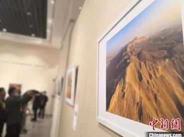 《丝路长城影像展》在敦煌首展：两个世遗“千年守望”