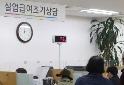 韩10月就业人口同比减42.1万人 失业率3.7%