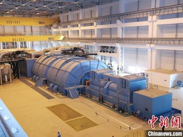 中国自主三代核电华龙一号全球首堆并网成功