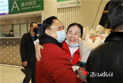 徐闻许姐与湖北亲人见面了