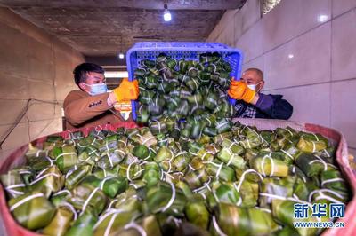 贵州黔西：黄粑飘香迎新年