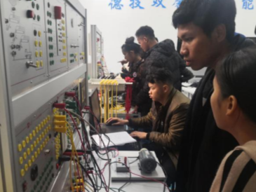 海外学生留学中国 学成回国建设自己国家