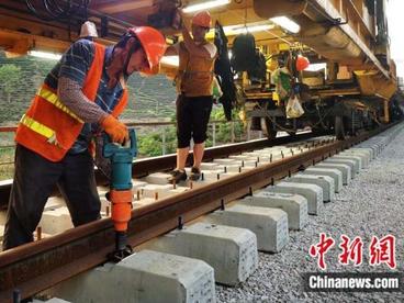 滇老在“一带一路”中赓续“四好”关系