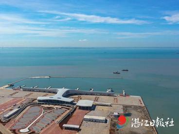 “与海南相向而行”是时代使命国家重托人民期盼 跨越海峡 徐琼紧紧相拥