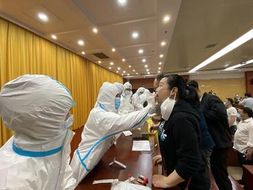 六安市金安区： 筑牢一线战斗堡垒  有序组织全员检测