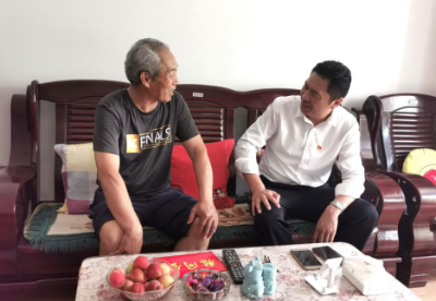 安徽泗县供电公司：走访慰问在党50年老党员 