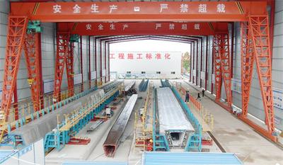 广东首个环形预制梁架设成功