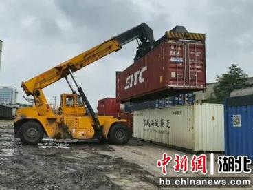 武铁服务荆门货物搭乘荆汉（欧）班列出口
