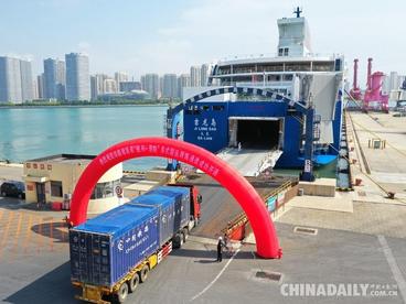 辽港集团启动国内首个铁路敞顶箱“班列+班轮”甩挂滚装多式联运项目