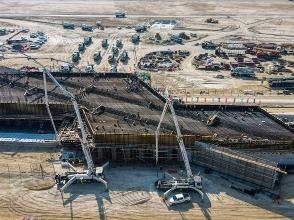 中企承建阿联酋铁路二期创单次浇筑新纪录