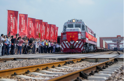 “上海号”实现双向运输  中欧班列能否缓解外贸之痛？