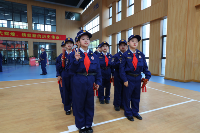 安徽蚌埠举行全市首家少年消防学校授牌仪式