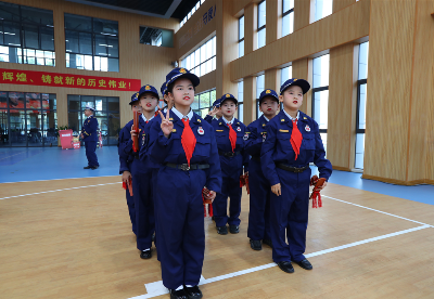 安徽蚌埠举行全市首家少年消防学校授牌仪式