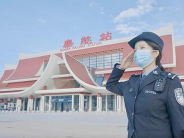 磨憨铁路口岸：“中老铁路，我们准备好了”