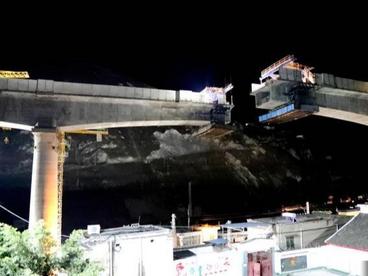 成昆铁路扩能改造工程埃岱尼日河3号双线特大桥连续梁转体完成