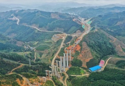 广西田西高速建设提速 通车后将推动滇桂两地经济发展