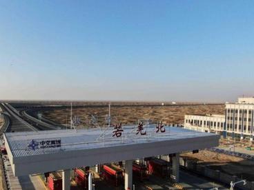 两条高速公路同天通车 新疆塔里木盆地高速(一级)公路环线基本形成